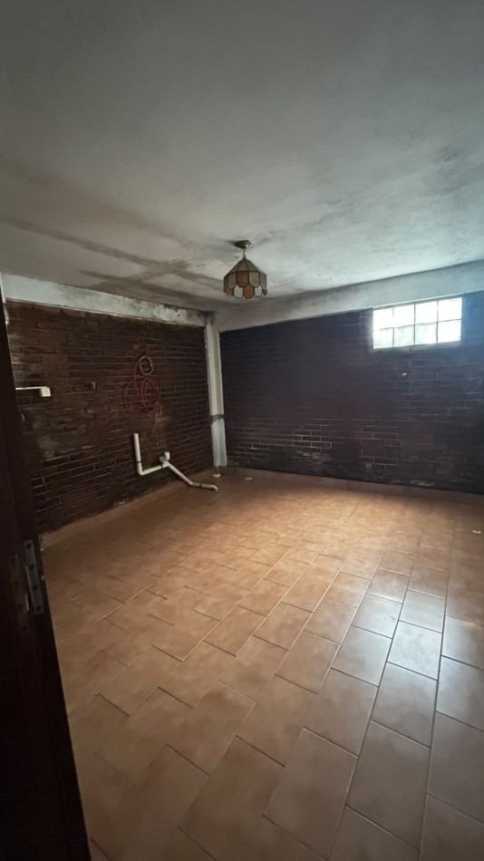 Casa de 4 ambientes con parque y garage, en alquiler 24 meses