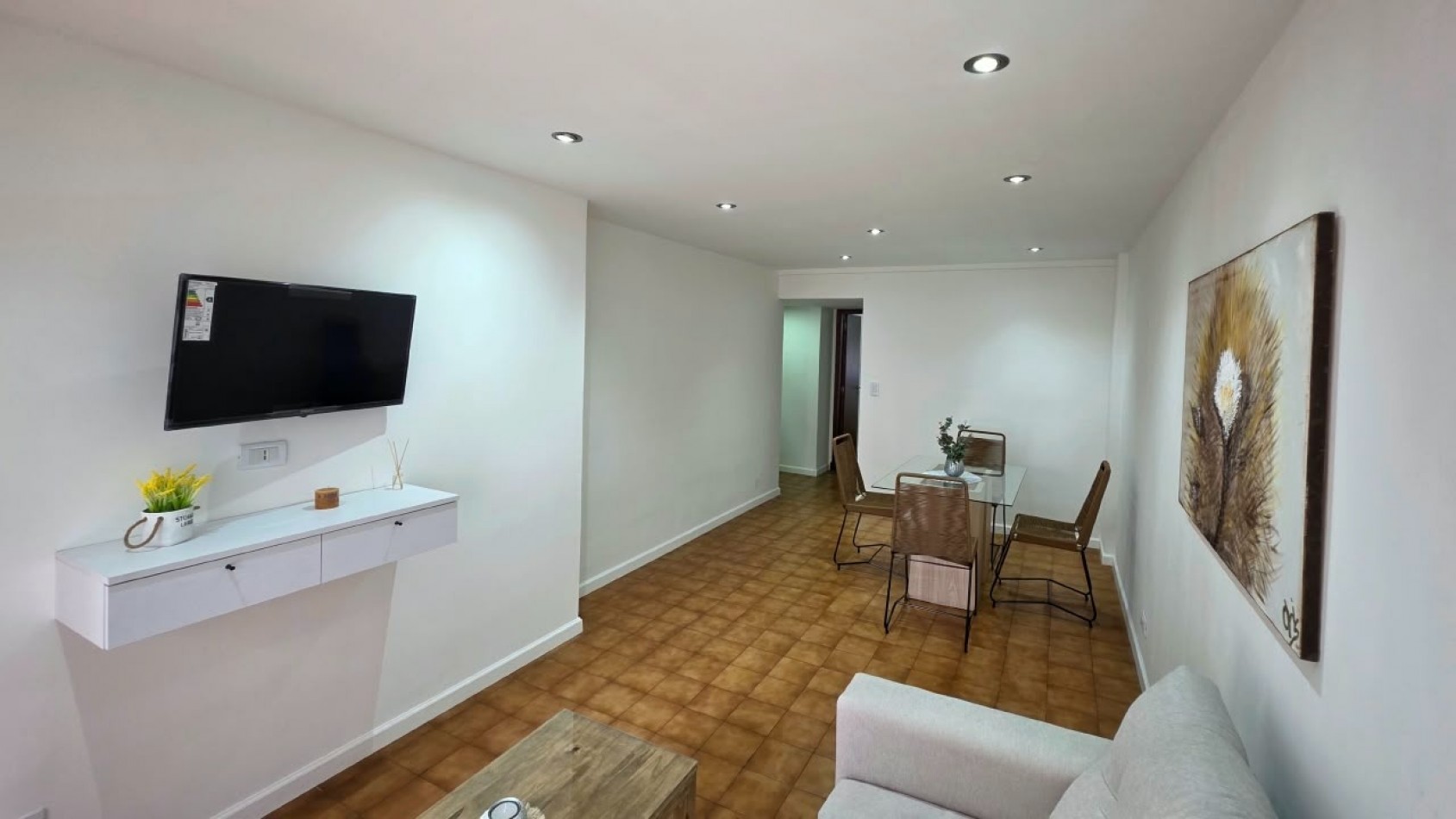 Departamento de 2 ambiente, al frente con balcon, y dependencia. Mar del Plata