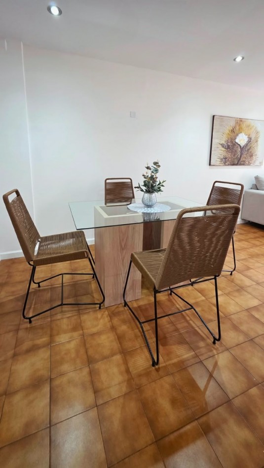 Departamento de 2 ambiente, al frente con balcon, y dependencia. Mar del Plata