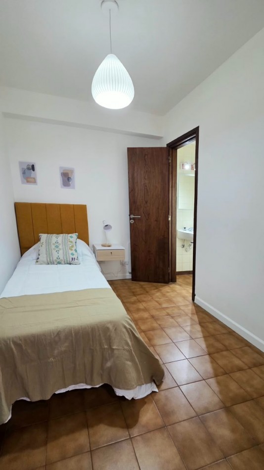 Departamento de 2 ambiente, al frente con balcon, y dependencia. Mar del Plata
