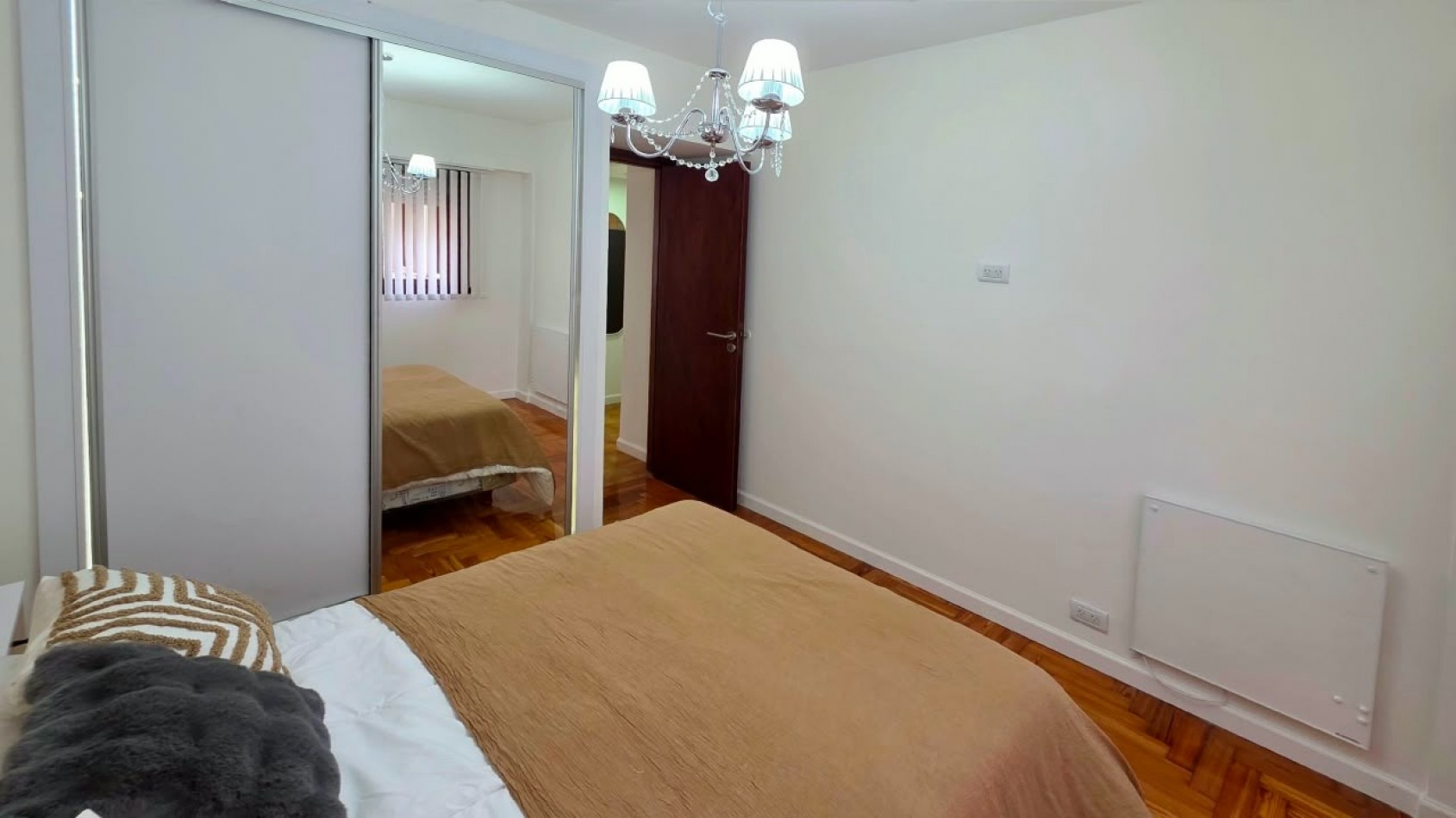Departamento de 2 ambiente, al frente con balcon, y dependencia. Mar del Plata