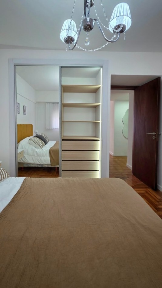 Departamento de 2 ambiente, al frente con balcon, y dependencia. Mar del Plata