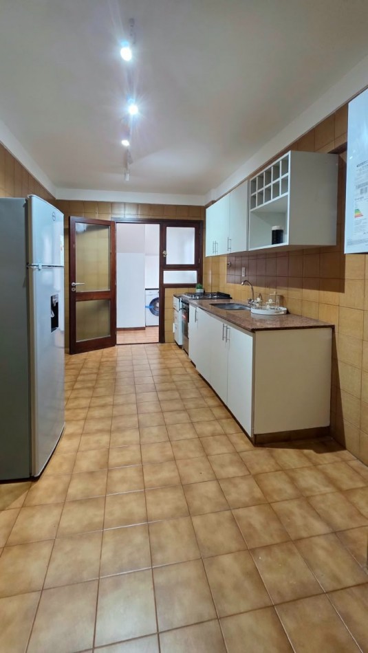 Departamento de 2 ambiente, al frente con balcon, y dependencia. Mar del Plata