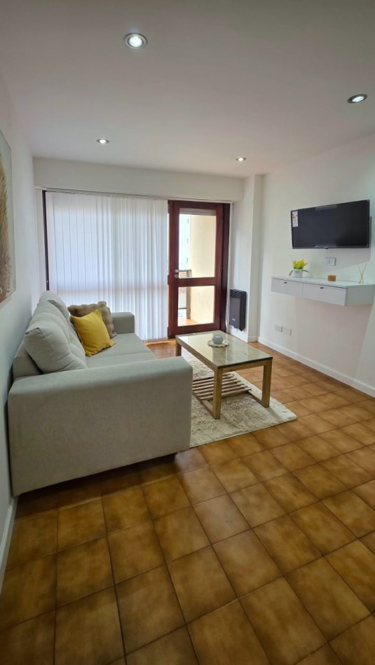 Departamento de 2 ambiente, al frente con balcon, y dependencia. Mar del Plata