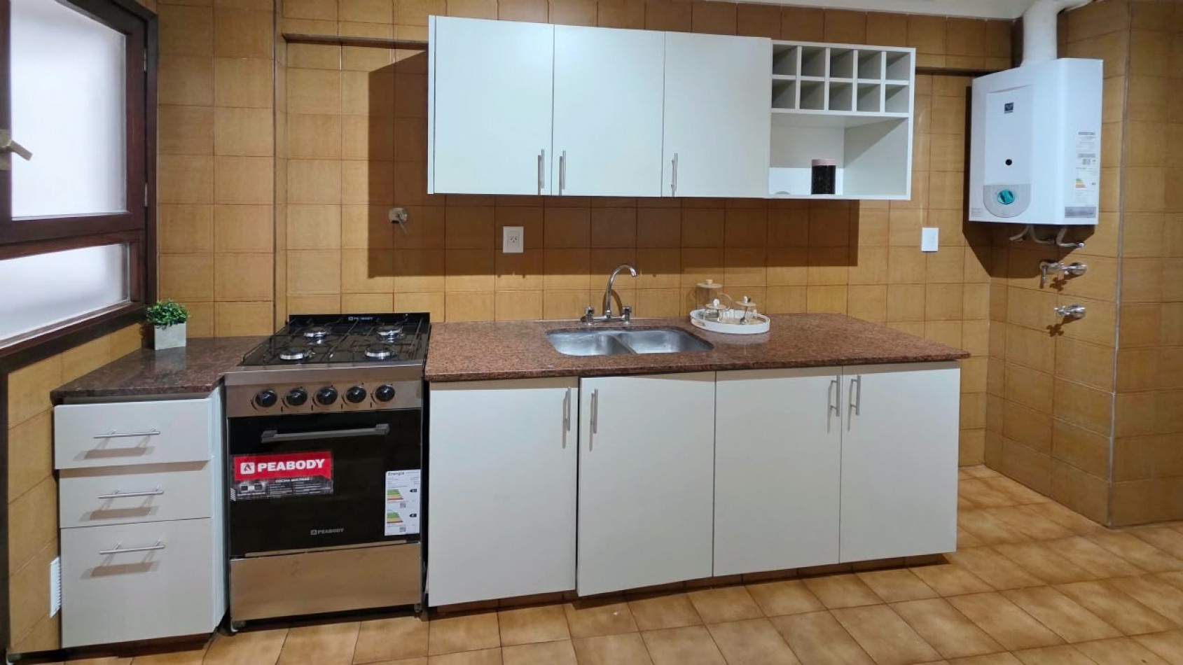 Departamento de 2 ambiente, al frente con balcon, y dependencia. Mar del Plata