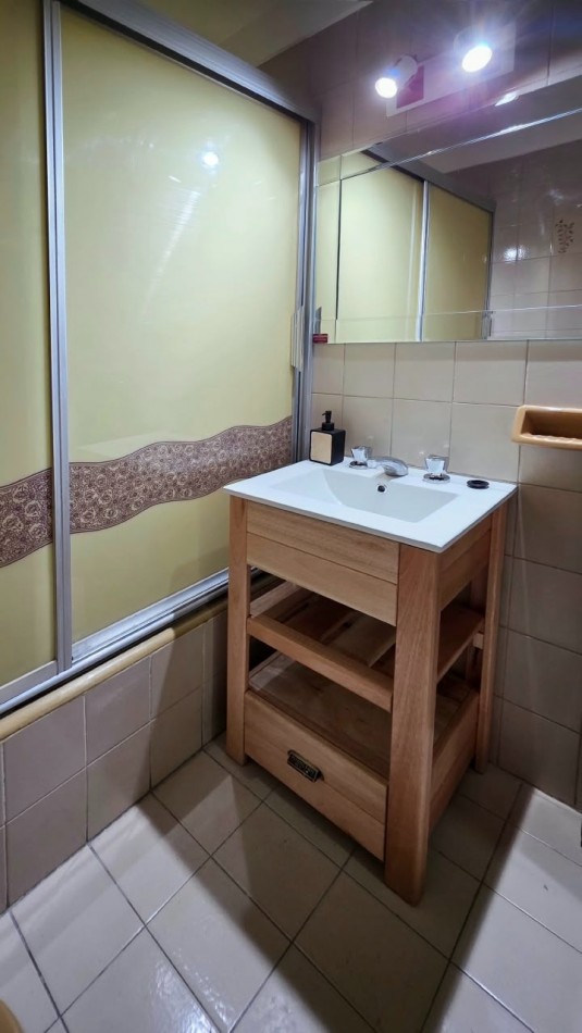 Departamento de 2 ambiente, al frente con balcon, y dependencia. Mar del Plata