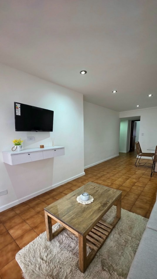 Departamento de 2 ambiente, al frente con balcon, y dependencia. Mar del Plata
