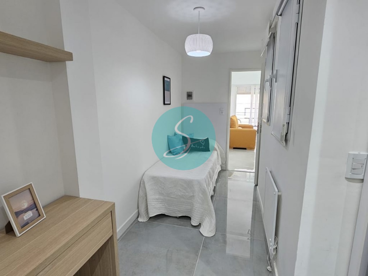 Departamento de 2 ambientes, con dependencia y balcon saliente al frente