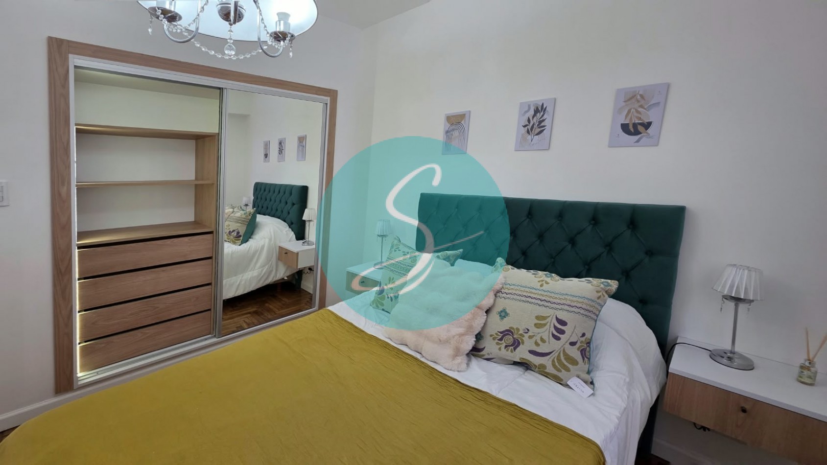 Departamento de 2 ambiente, al frente con dependencia, balcon y vista lateral al Mar