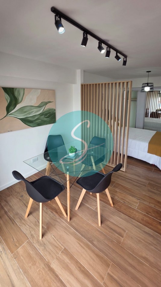 Departamento de 1 Ambiente, con balcon saliente, Zona Guemes