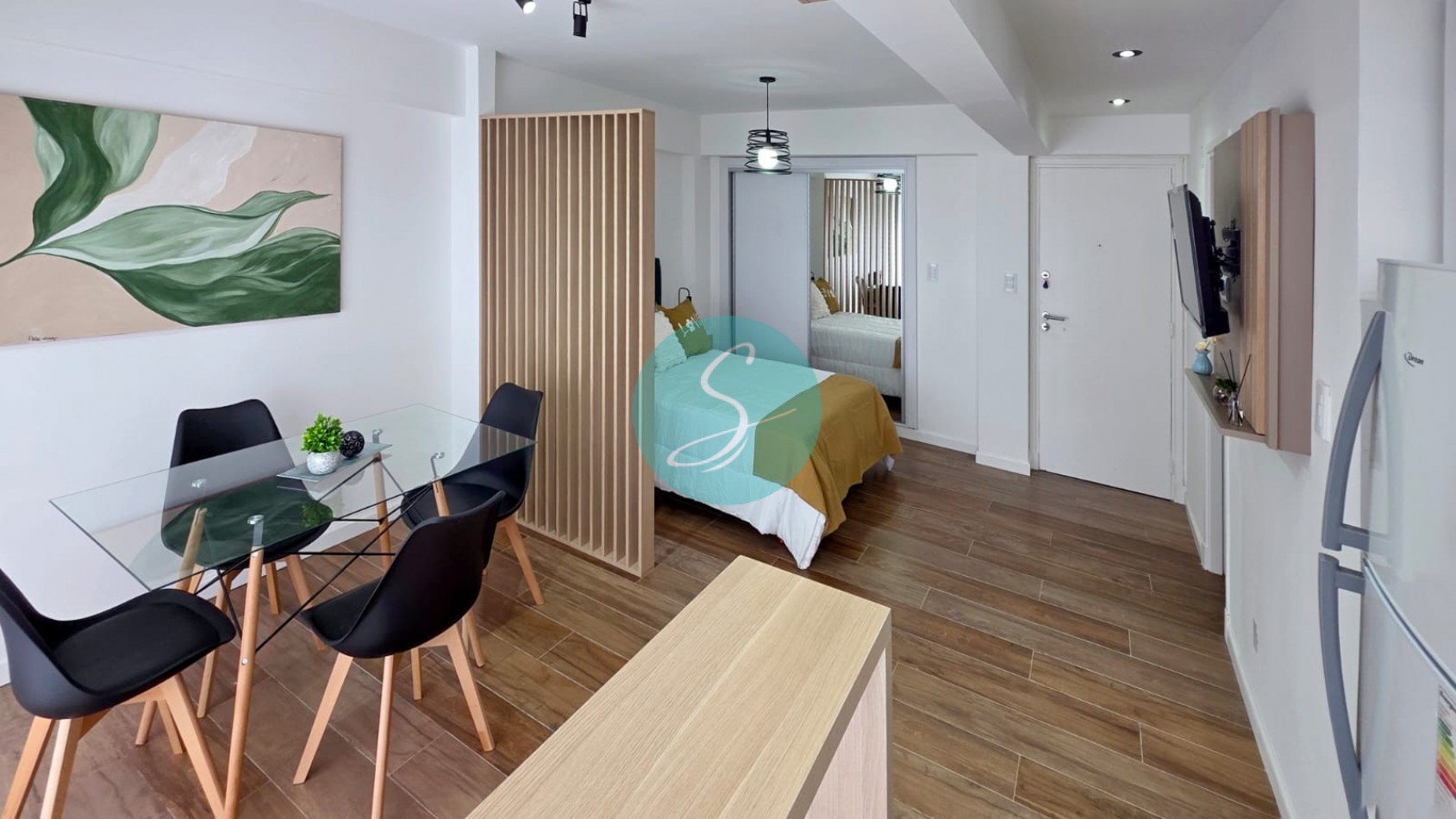Departamento de 1 Ambiente, con balcon saliente, Zona Guemes