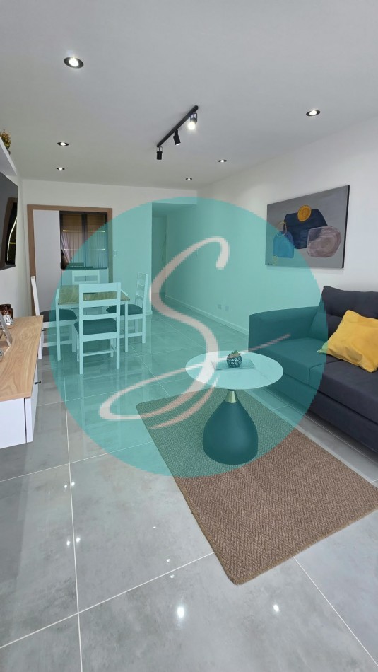 Departamento de 2 ambiente, al frente con dependencia, balcon y vista lateral al Mar