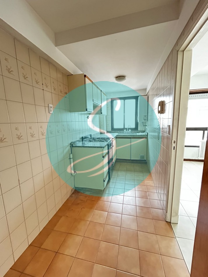Departamento de 2 ambientes, con vista lateral al mar. Alquiler 24 meses