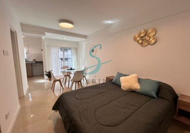 Departamento de 1 ambiente reciclado a nuevo, a la calle con balcon saliente. Mar del Plata