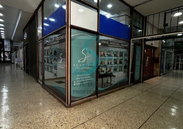 Local en Alquiler en galeria, Sobre Av Colon. 