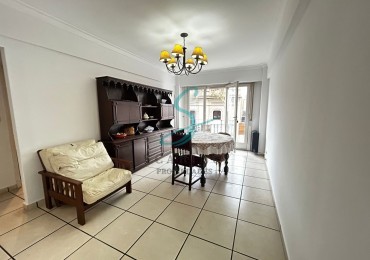 Departamento de 3 Ambientes a la calle con balcon. 
