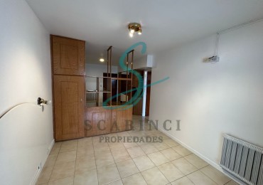 ¡Oportunidad! Departamento de 1 ambiente, con terraza y Sum, a metros del Mar