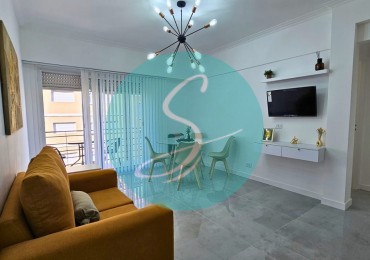 Departamento de 2 ambientes, con dependencia y balcon saliente al frente